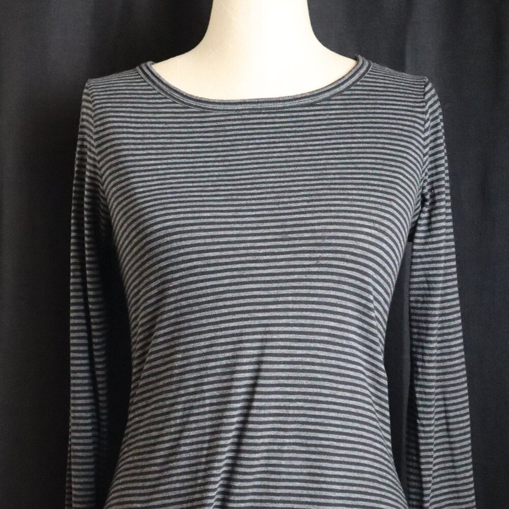 Banana Republic Womens Medium Black Gray Ruched Sleeve Scoop Neck Top Shirt